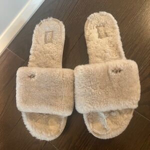 Gray Fuzzy Ugg Slippers Size 10